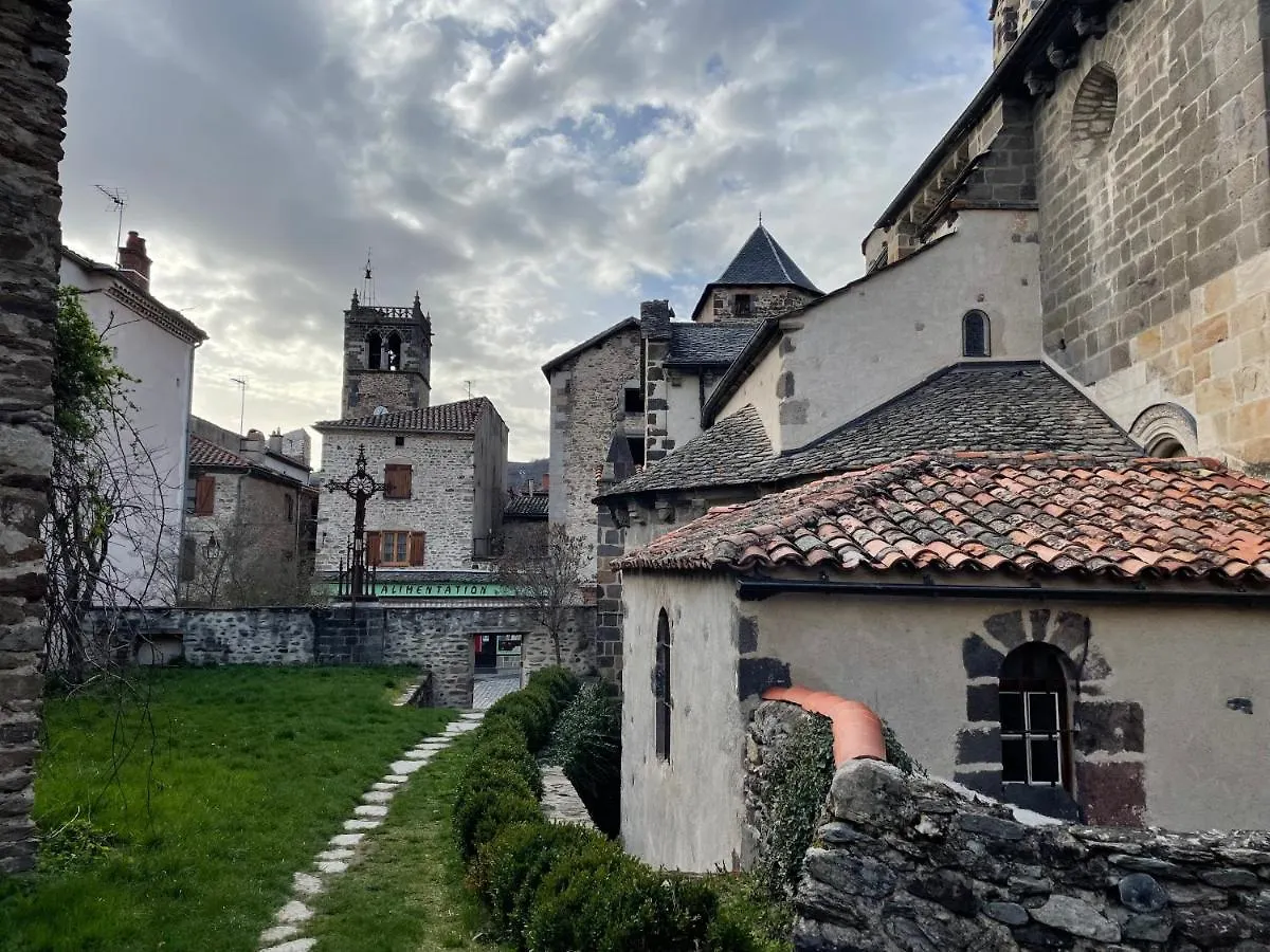 Le Trefle D'Or Villa Blesle